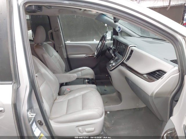 5TDDK3DC3GS137135 Toyota Sienna Xle 7 Passenger