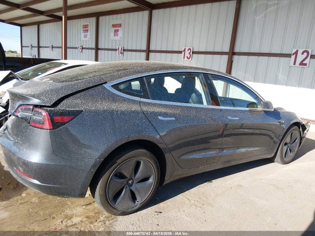 2018 Tesla Model 3 Long Range/mid Range მანქანა იყიდება აუქციონზე, vin: 5YJ3E1EA5JF052720, აუქციონის ნომერი: 44870742