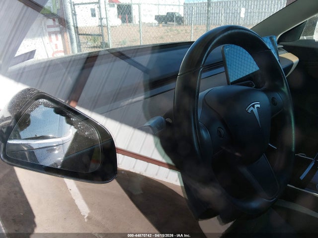 2018 Tesla Model 3 Long Range/mid Range მანქანა იყიდება აუქციონზე, vin: 5YJ3E1EA5JF052720, აუქციონის ნომერი: 44870742