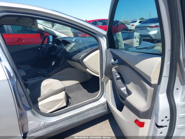 1FADP3F24EL219420 Ford FOCUS SE