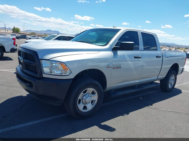 3C6UR5CL1HG771334 RAM 2500 Tradesman 4x4 6&#039;4 Box