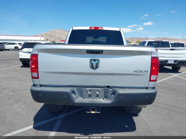 3C6UR5CL1HG771334 RAM 2500 Tradesman 4x4 6&#039;4 Box