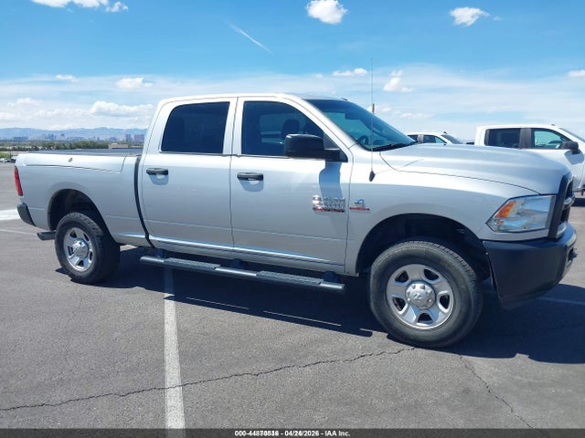 3C6UR5CL1HG771334 RAM 2500 Tradesman 4x4 6&#039;4 Box