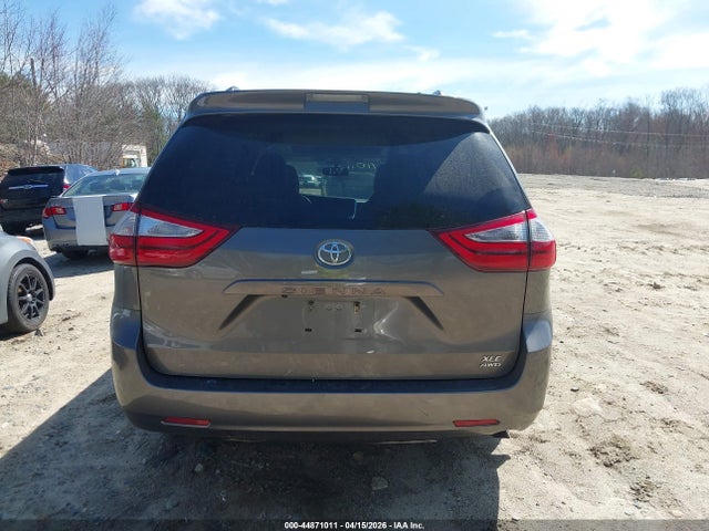 Aukcja sprzedaży 2017 Toyota Sienna Xle 7 Passenger, vin: 5TDDZ3DC3HS157320, numer aukcji: 44871011