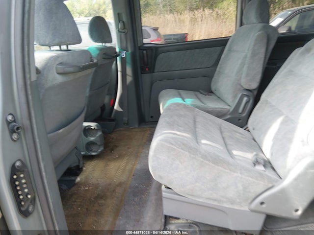 Продажа на аукционе авто 2001 Honda Odyssey Ex, vin: 2HKRL186X1H558956, номер лота: 44871028