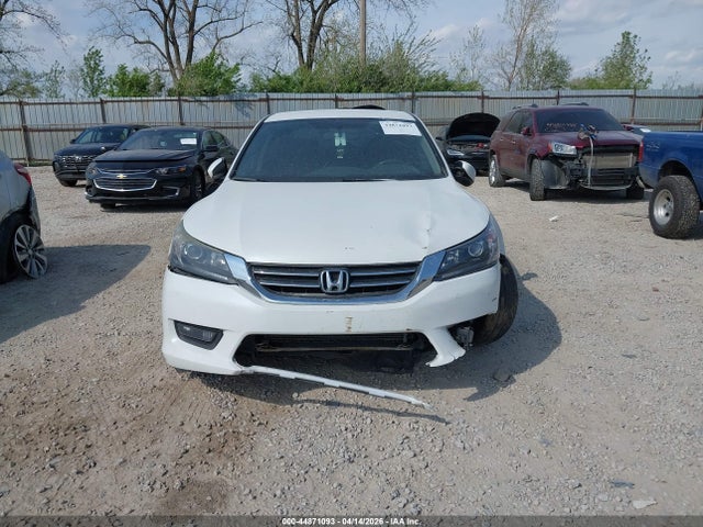 Продажа на аукционе авто 2015 Honda Accord Sport, vin: 1HGCR2F51FA070743, номер лота: 44871093
