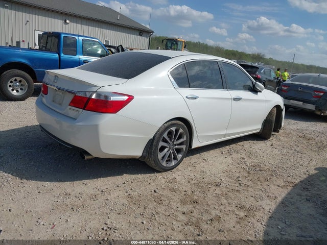Продажа на аукционе авто 2015 Honda Accord Sport, vin: 1HGCR2F51FA070743, номер лота: 44871093
