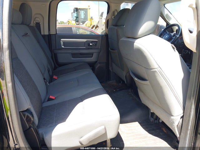 44871095 :رقم المزاد ، 3C6UR5MJ1EG147557 vin ، 2014 Ram 2500 Big Horn مزاد بيع