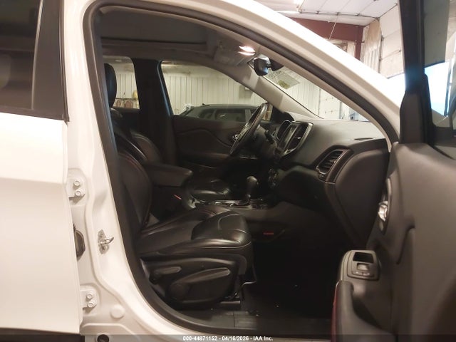 44871152 :رقم المزاد ، 1C4PJMBX5KD364262 vin ، 2019 Jeep Cherokee Trailhawk 4x4 مزاد بيع