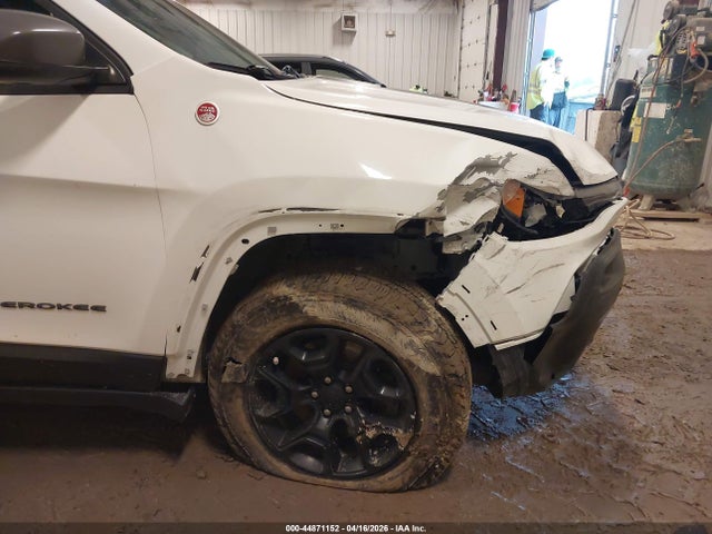 44871152 :رقم المزاد ، 1C4PJMBX5KD364262 vin ، 2019 Jeep Cherokee Trailhawk 4x4 مزاد بيع