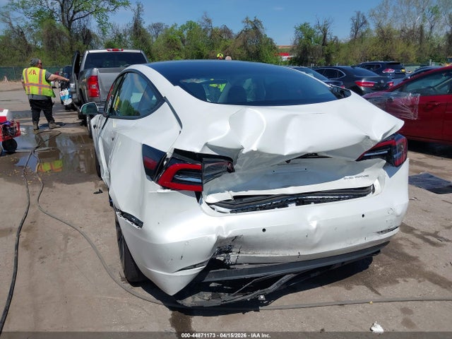2021 Tesla Model 3 Long Range Dual Motor All-wheel Drive მანქანა იყიდება აუქციონზე, vin: 5YJ3E1EB5MF965443, აუქციონის ნომერი: 44871173