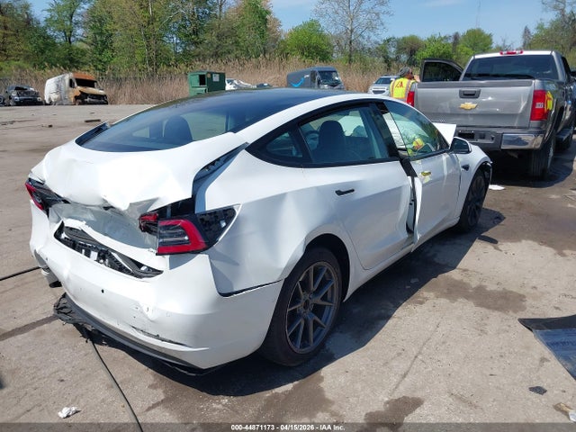 2021 Tesla Model 3 Long Range Dual Motor All-wheel Drive მანქანა იყიდება აუქციონზე, vin: 5YJ3E1EB5MF965443, აუქციონის ნომერი: 44871173