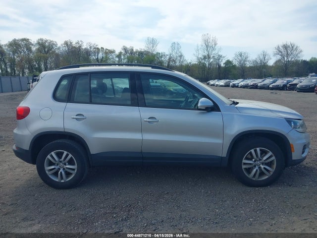 Продаж на аукціоні авто 2016 Volkswagen Tiguan S, vin: WVGBV7AXXGW566054, номер лоту: 44871210