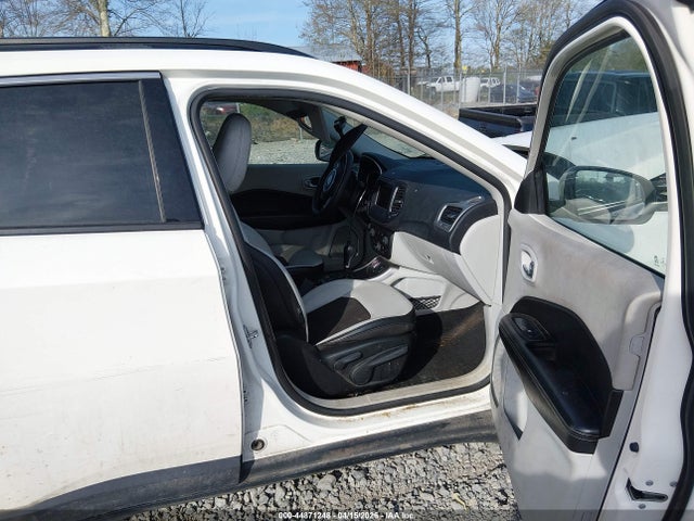 2021 Jeep Compass Latitude Fwd მანქანა იყიდება აუქციონზე, vin: 3C4NJCBB0MT592303, აუქციონის ნომერი: 44871248