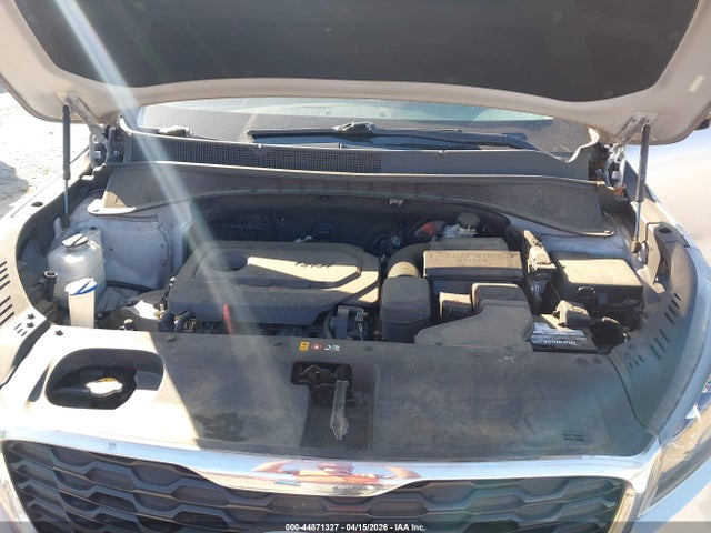 44871327 :رقم المزاد ، 5XYPG4A3XKG576380 vin ، 2019 Kia Sorento 2.4l L مزاد بيع