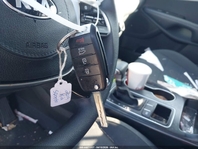 44871327 :رقم المزاد ، 5XYPG4A3XKG576380 vin ، 2019 Kia Sorento 2.4l L مزاد بيع