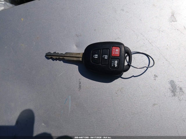 2019 Toyota Corolla Le მანქანა იყიდება აუქციონზე, vin: 5YFBURHE4KP947889, აუქციონის ნომერი: 44871380