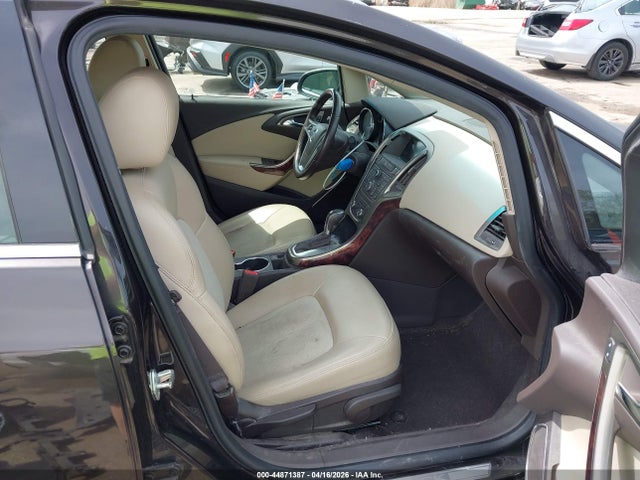 44871387 :رقم المزاد ، 1G4PP5SK8E4215921 vin ، 2014 Buick Verano مزاد بيع