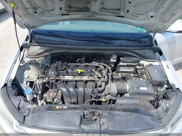44871398 :رقم المزاد ، 5NPD74LF4HH084875 vin ، 2017 Hyundai Elantra Se مزاد بيع