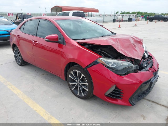 Toyota COROLLA SE 2018 5YFBURHE8JP841461 zdjęcie główne
