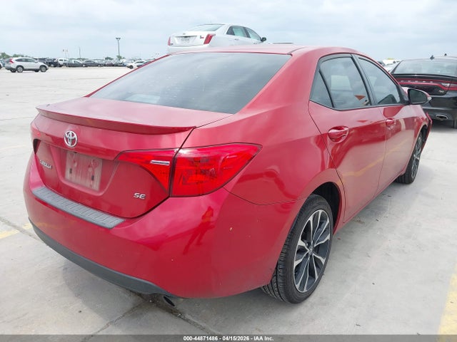 Toyota COROLLA SE 2018 5YFBURHE8JP841461 Image 4