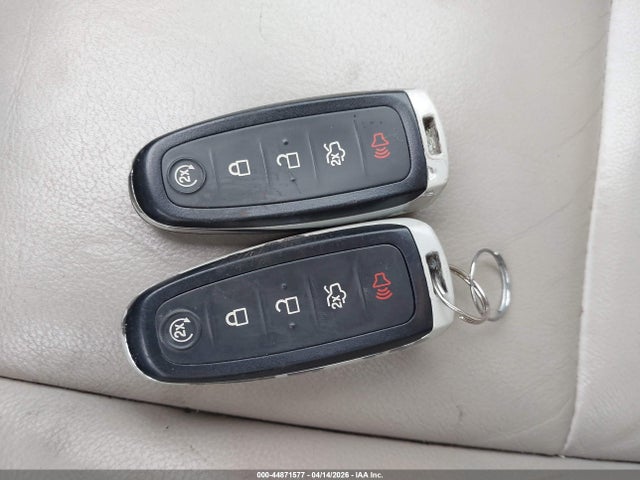 Продажа на аукционе авто 2015 Ford Escape Titanium, vin: 1FMCU0J90FUA59464, номер лота: 44871577