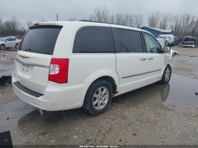 44871585 :رقم المزاد ، 2C4RC1BG3DR526701 vin ، 2013 Chrysler Town & Country Touring مزاد بيع