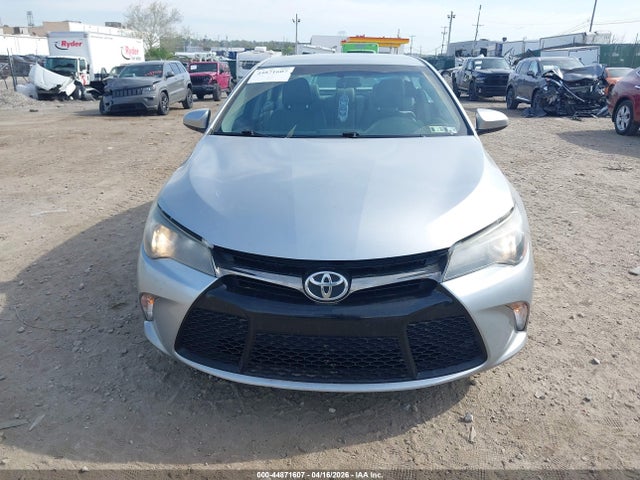 2017 Toyota Camry Se მანქანა იყიდება აუქციონზე, vin: 4T1BF1FK1HU674891, აუქციონის ნომერი: 44871607