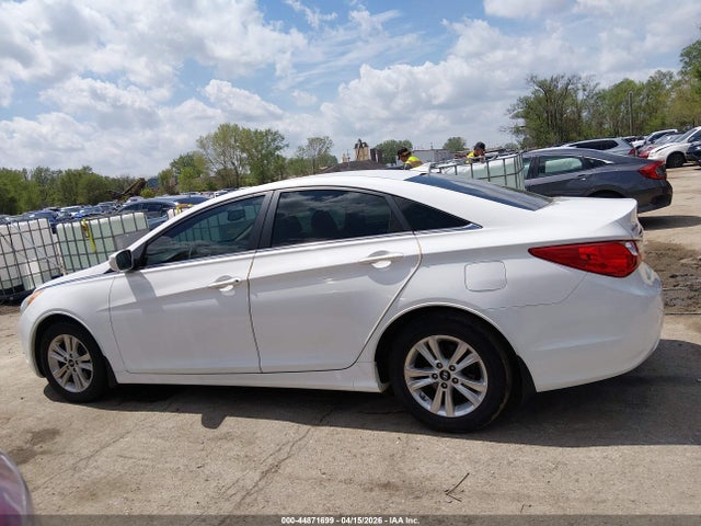 Продажа на аукционе авто 2013 Hyundai Sonata Gls, vin: 5NPEB4AC6DH755551, номер лота: 44871699