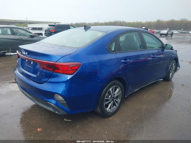 44871717 :رقم المزاد ، 3KPF24AD4NE478742 vin ، 2022 Kia Forte Lxs مزاد بيع