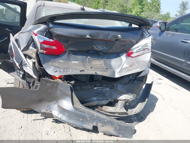 2015 Ford Focus Se მანქანა იყიდება აუქციონზე, vin: 1FADP3F27FL321523, აუქციონის ნომერი: 44871785