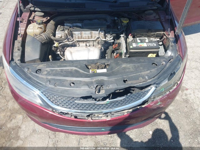 44871794 :رقم المزاد ، 1C3CCCFB2HN501232 vin ، 2017 Chrysler 200 Touring مزاد بيع