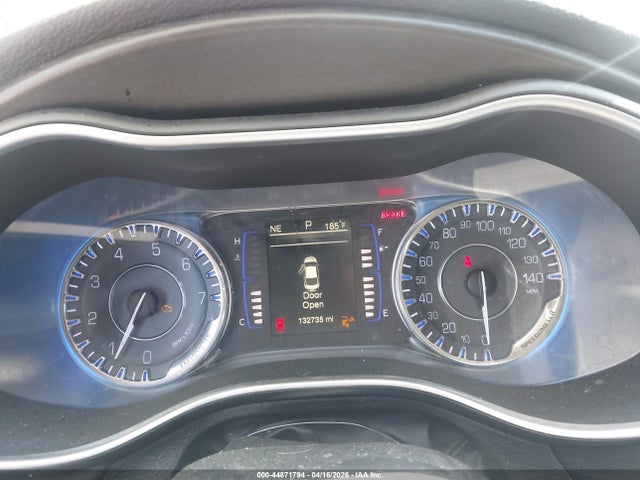 44871794 :رقم المزاد ، 1C3CCCFB2HN501232 vin ، 2017 Chrysler 200 Touring مزاد بيع