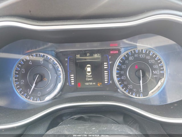 44871794 :رقم المزاد ، 1C3CCCFB2HN501232 vin ، 2017 Chrysler 200 Touring مزاد بيع