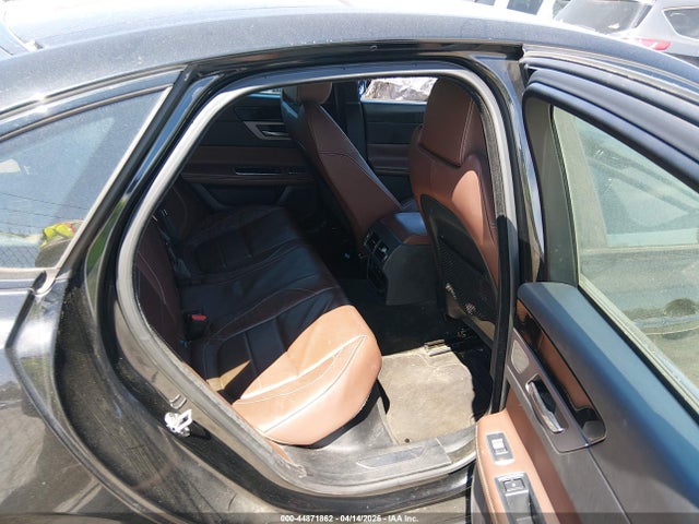 SAJBF4BV4GCY03072 Jaguar Xf 35t R-sport