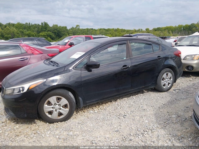 44871952 :رقم المزاد ، 3KPFK4A73HE088410 vin ، 2017 Kia Forte Lx مزاد بيع
