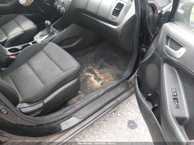 44871952 :رقم المزاد ، 3KPFK4A73HE088410 vin ، 2017 Kia Forte Lx مزاد بيع