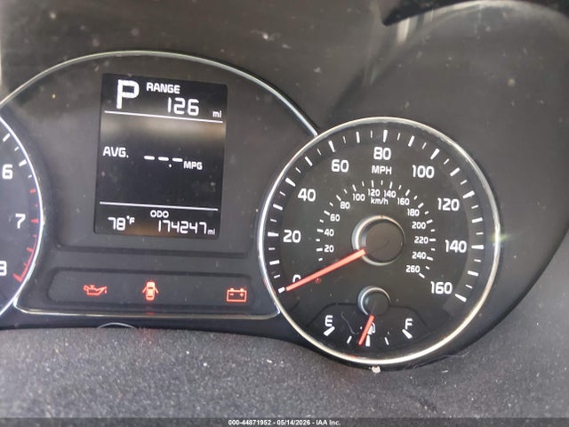 44871952 :رقم المزاد ، 3KPFK4A73HE088410 vin ، 2017 Kia Forte Lx مزاد بيع