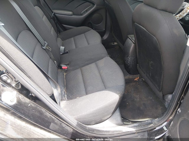 44871952 :رقم المزاد ، 3KPFK4A73HE088410 vin ، 2017 Kia Forte Lx مزاد بيع