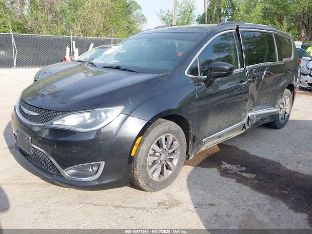 44871964 :رقم المزاد ، 2C4RC1BG7HR745134 vin ، 2017 Chrysler Pacifica Touring-l مزاد بيع