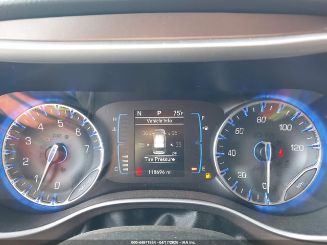 44871964 :رقم المزاد ، 2C4RC1BG7HR745134 vin ، 2017 Chrysler Pacifica Touring-l مزاد بيع