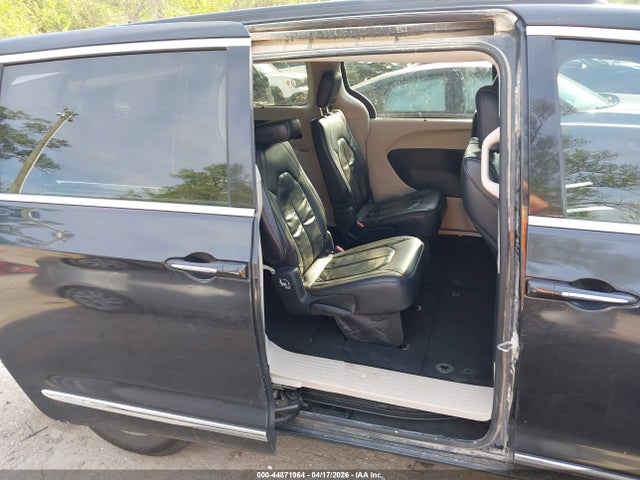 44871964 :رقم المزاد ، 2C4RC1BG7HR745134 vin ، 2017 Chrysler Pacifica Touring-l مزاد بيع