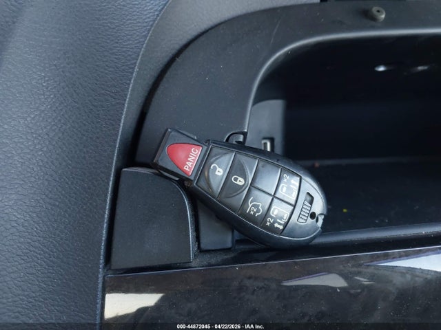 2016 Chrysler Town & Country Touring მანქანა იყიდება აუქციონზე, vin: 2C4RC1BG6GR212805, აუქციონის ნომერი: 44872045