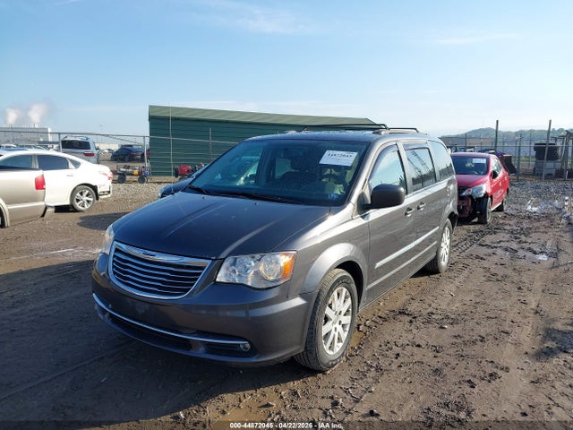 2016 Chrysler Town & Country Touring მანქანა იყიდება აუქციონზე, vin: 2C4RC1BG6GR212805, აუქციონის ნომერი: 44872045