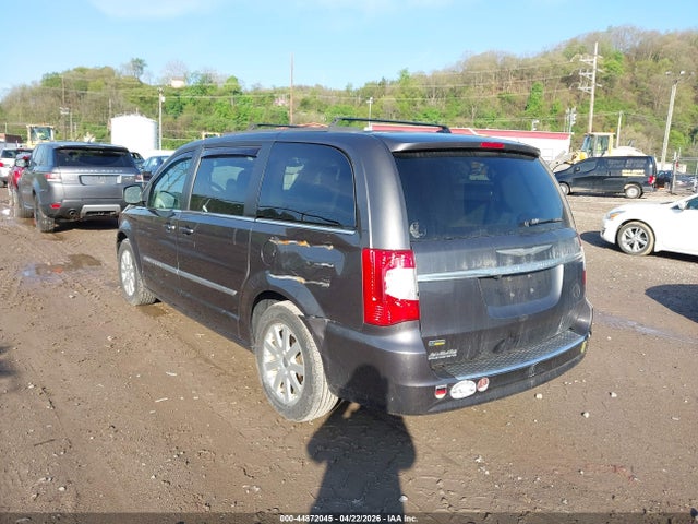 2016 Chrysler Town & Country Touring მანქანა იყიდება აუქციონზე, vin: 2C4RC1BG6GR212805, აუქციონის ნომერი: 44872045