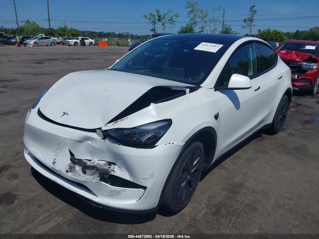 2025 Tesla Model Y Long Range Dual Motor All-wheel Drive მანქანა იყიდება აუქციონზე, vin: 7SAYGDEE2SA352947, აუქციონის ნომერი: 44872082