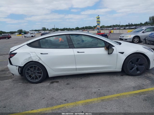 44872151 :رقم المزاد ، 5YJ3E1EA6MF868159 vin ، 2021 Tesla Model 3 Standard Range Plus Rear-wheel Drive مزاد بيع