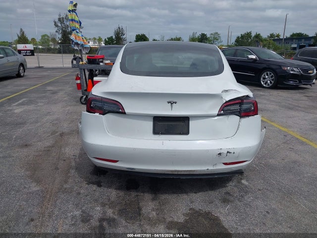 44872151 :رقم المزاد ، 5YJ3E1EA6MF868159 vin ، 2021 Tesla Model 3 Standard Range Plus Rear-wheel Drive مزاد بيع