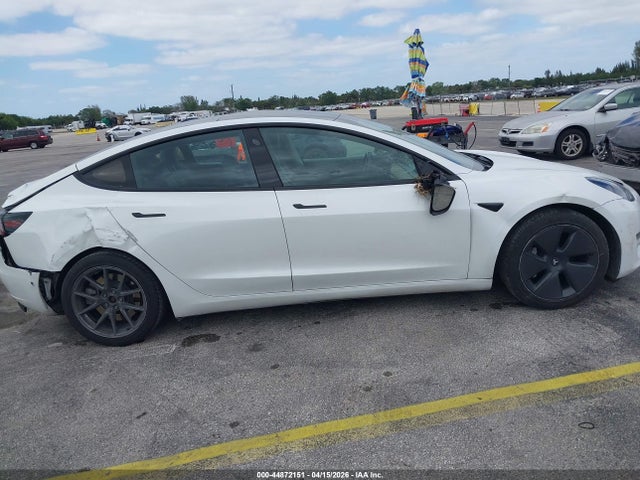 44872151 :رقم المزاد ، 5YJ3E1EA6MF868159 vin ، 2021 Tesla Model 3 Standard Range Plus Rear-wheel Drive مزاد بيع