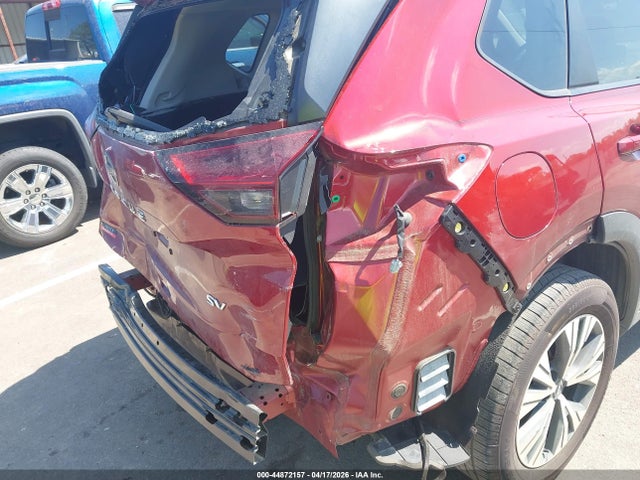 44872157 :رقم المزاد ، 5N1BT3BA2NC726774 vin ، 2022 Nissan Rogue Sv Fwd مزاد بيع